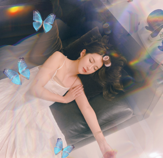 张子萱|张子萱在小号晒美照，身材纤细完全不像两个孩子的妈，评论回复太暖心