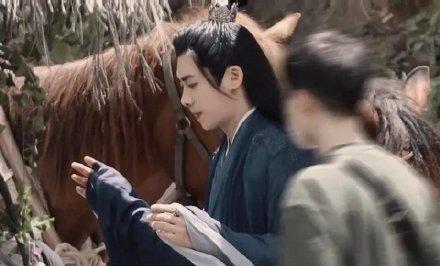 李易峰|李易峰隔五年又拍古偶，资源不如同期明星，转型失败只能做流量？