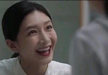 二十不惑|《二十不惑》最天真一幕：百万珠宝速买，连江疏影演技都难避尴尬