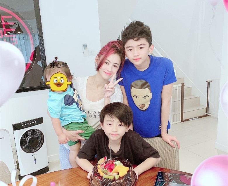 贺儿子|张柏芝晒与大儿子手牵手的温馨照片贺儿子13岁生日