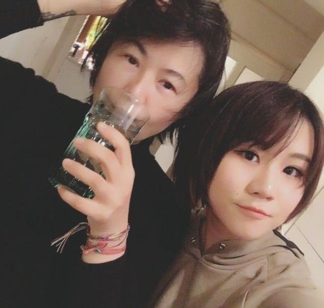 窦唯|窦唯小女儿长沙开唱，前妻护航，14岁出道的她遗传了父亲的才华