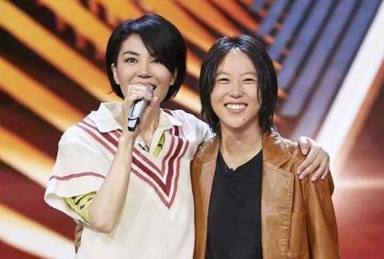 窦唯|窦唯小女儿长沙开唱，前妻护航，14岁出道的她遗传了父亲的才华