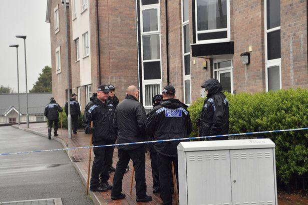 发生关系|唉！英国美女军人退伍后难适应，酗酒和陌生坏人发生关系被刺22刀