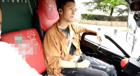 lucas|张柏芝晒母子牵手照为Lucas庆生，谢霆锋无暇回港陪儿子