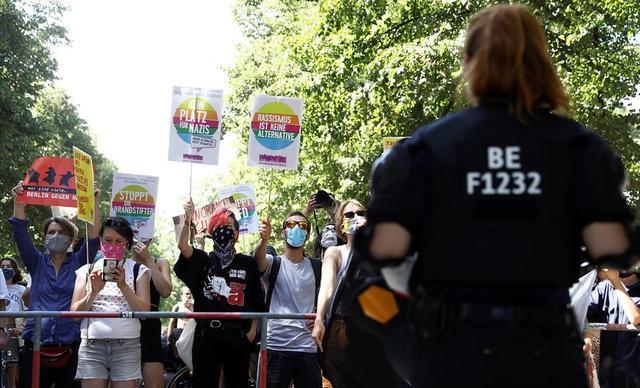 游行|第二波冒头德国人又搞事了：上万人游行反对抗疫，称戴口罩是奴役