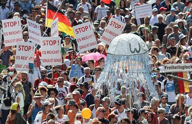 游行|第二波冒头德国人又搞事了：上万人游行反对抗疫，称戴口罩是奴役