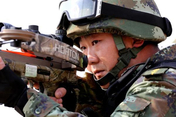 是女儿眼中的英雄爸爸——他,就是武警河南省总队机关作训参谋胡晓