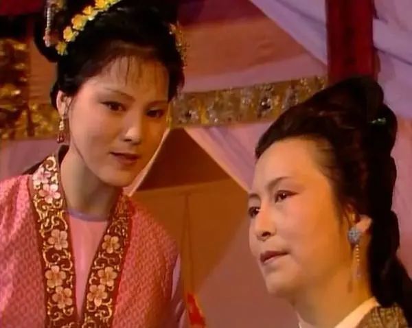 红楼梦|君之忆：《红楼梦》中她看着忠厚老实，实则很会“来事儿”？