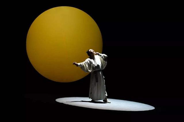 李白|李白的这几首诗经久不衰，见证着他与月亮的不解情缘