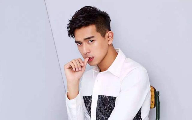 抵达之谜|《抵达之谜》上映，李现一人撑起票房，出道9年他仍坚守本心