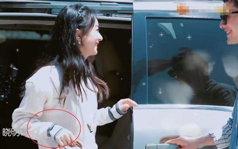 赵丽颖|《中餐厅》34度，赵丽颖穿秋装，脱妆过敏，林大厨被张亮怼