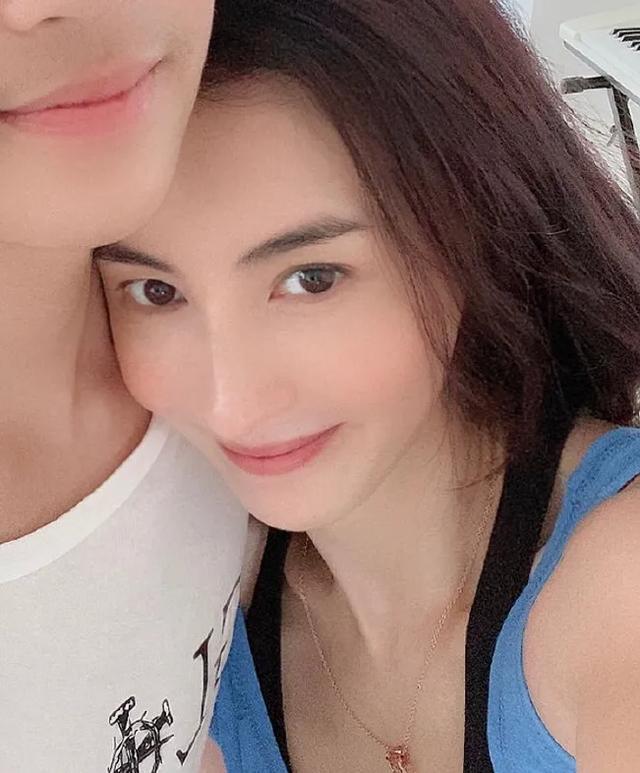 张柏芝晒照为大儿子庆生13岁lucas高大帅气母子同框画面温馨