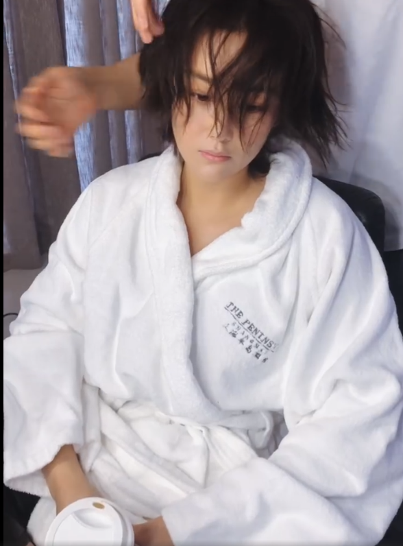 张馨予|张馨予与老公浪漫庆祝完结婚两周年后，开工一脸不情愿，表情萌翻