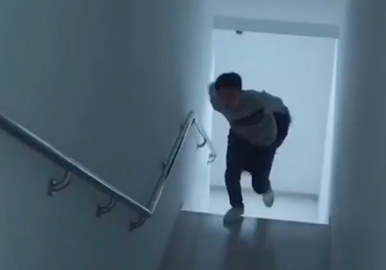 许幻山|许幻山偷腥后回家，撞见顾佳惊慌失措，为防老婆连儿子都利用