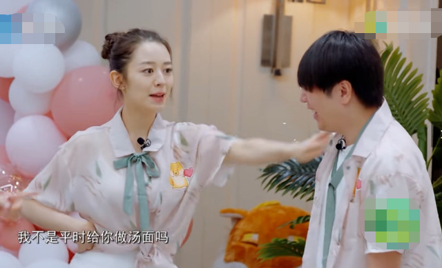 郎朗|郎朗说吉娜会做的早餐不多，接下来吉娜的反应，暴露俩人家庭地位