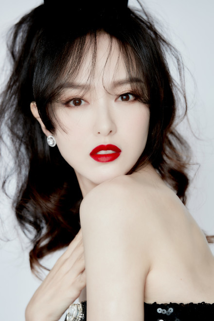 罗晋|唐嫣产后首次公开亮相状态超好，走红毯不见罗晋陪伴在侧