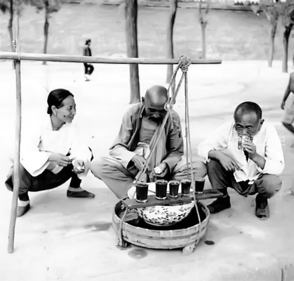 酸梅汤|民国时老北京的消暑方式 吃冰棍喝汽水 最爱的还是酸梅汤