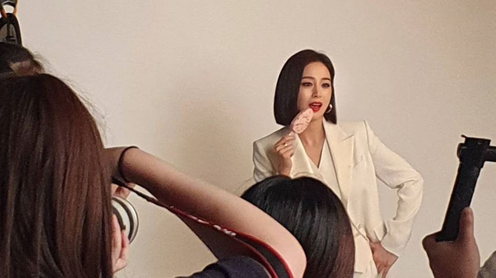 金泰希|金泰希广告抄袭丈夫歌曲MV，Rain放言要对爱妻采取法律行动