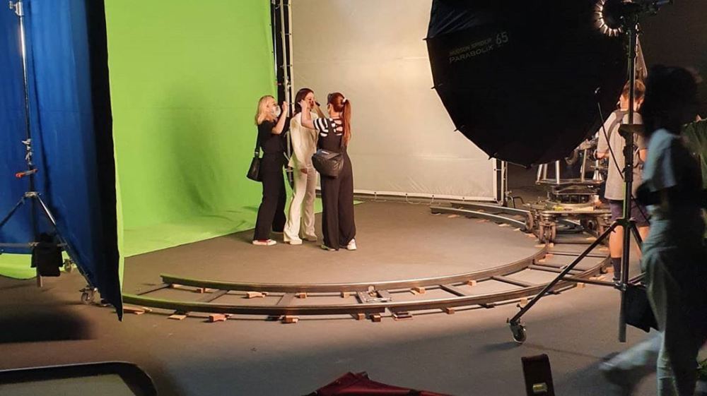 金泰希|金泰希广告抄袭丈夫歌曲MV，Rain放言要对爱妻采取法律行动