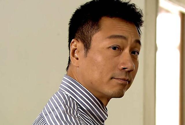 22年龙套,连演4次周伯通,"柴九"一战封神,黎耀祥的励志人生