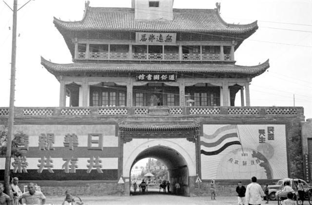 1938年被日军占领下的开封古城老照片