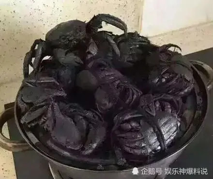 搞笑趣图这年头连鸡蛋和鸡翅都开始秀恩爱了