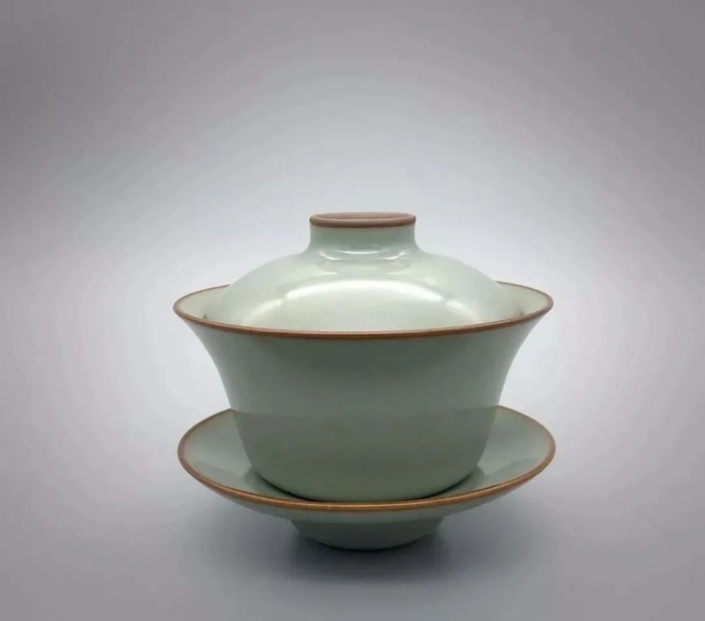 蔡晓芳|晓芳仿汝瓷窥见出水芙蓉的宋式美学