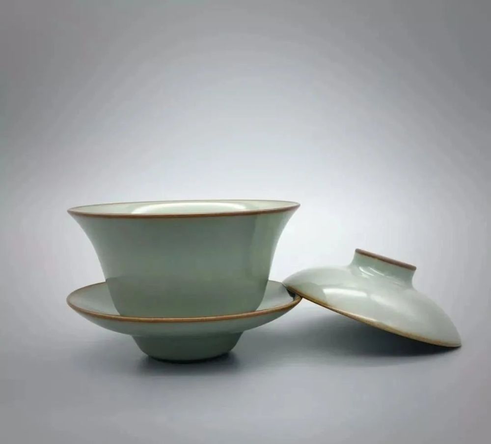 蔡晓芳|晓芳仿汝瓷窥见出水芙蓉的宋式美学