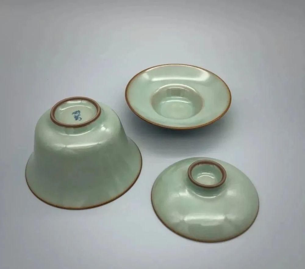 蔡晓芳|晓芳仿汝瓷窥见出水芙蓉的宋式美学