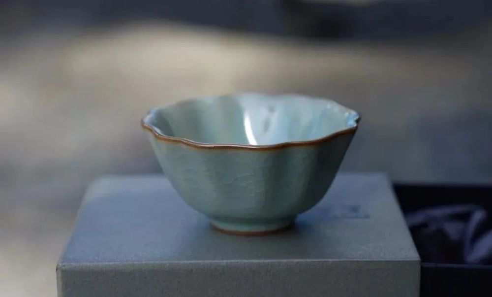 蔡晓芳|晓芳仿汝瓷窥见出水芙蓉的宋式美学