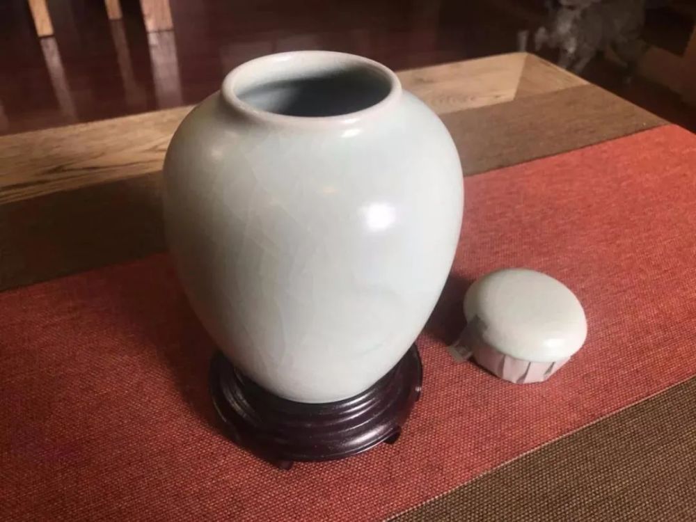 蔡晓芳|晓芳仿汝瓷窥见出水芙蓉的宋式美学