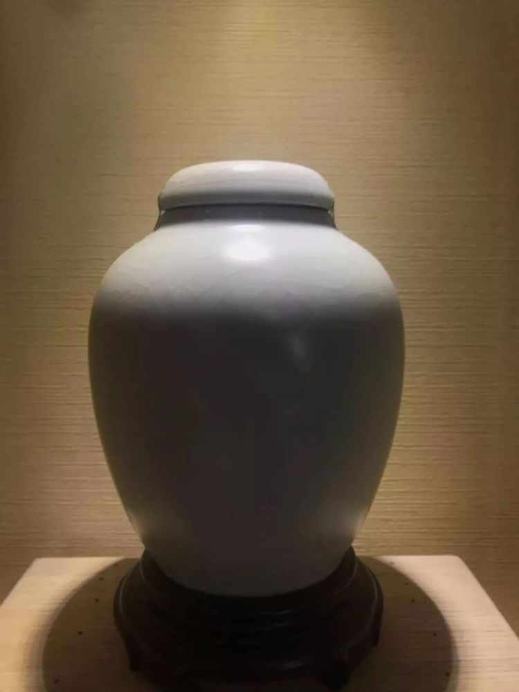 蔡晓芳|晓芳仿汝瓷窥见出水芙蓉的宋式美学