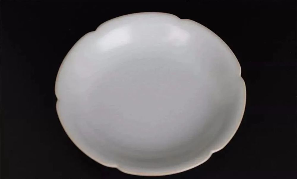 蔡晓芳|晓芳仿汝瓷窥见出水芙蓉的宋式美学