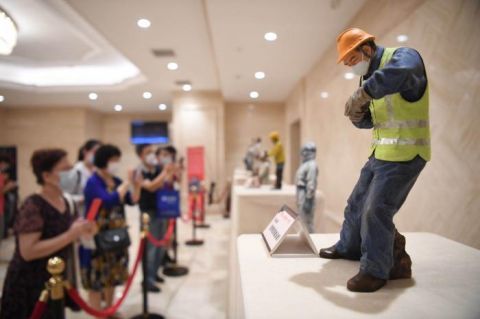 天津泥人张|天津泥人张 为抗疫英雄塑像