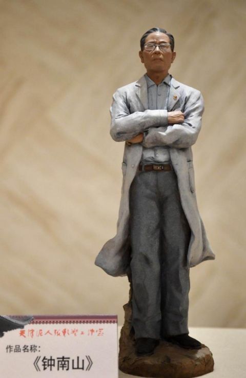 天津泥人张|天津泥人张 为抗疫英雄塑像