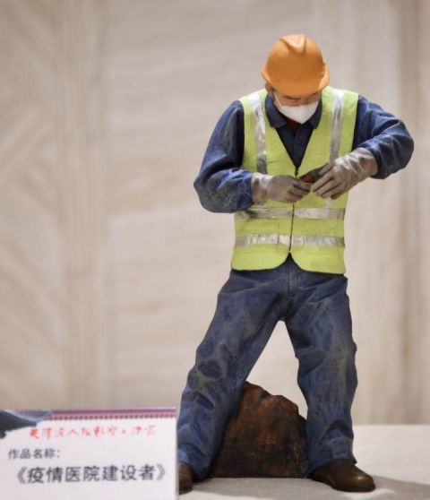 天津泥人张|天津泥人张 为抗疫英雄塑像