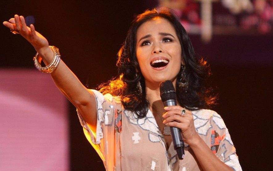 韦唯|为侯耀文抛弃付笛声，又惨遭家暴，57岁歌坛天后如今过得如何？