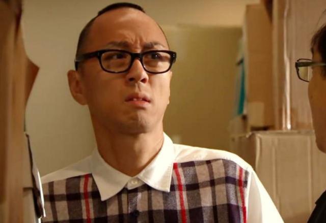 戴耀明|48岁金牌绿叶揭娱乐圈规则，新人没背景难生存，富二代更容易立足