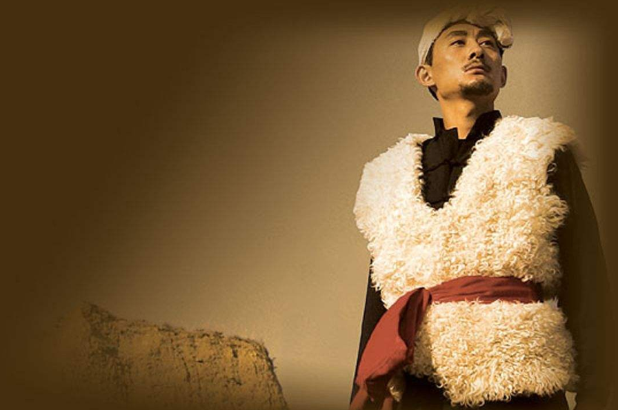 山丹丹花开红艳艳|装农民走红，被韩红喊话滚出娱乐圈，51岁落魄认不出