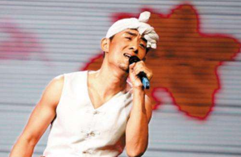 山丹丹花开红艳艳|装农民走红，被韩红喊话滚出娱乐圈，51岁落魄认不出