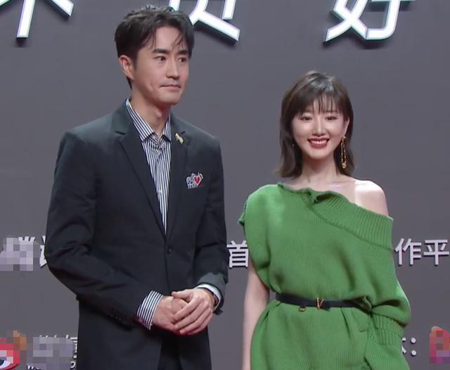 唐嫣|红毯竞艳，唐嫣复出肢体语言僵硬，乔欣跟张嘉倪的礼服一言难尽