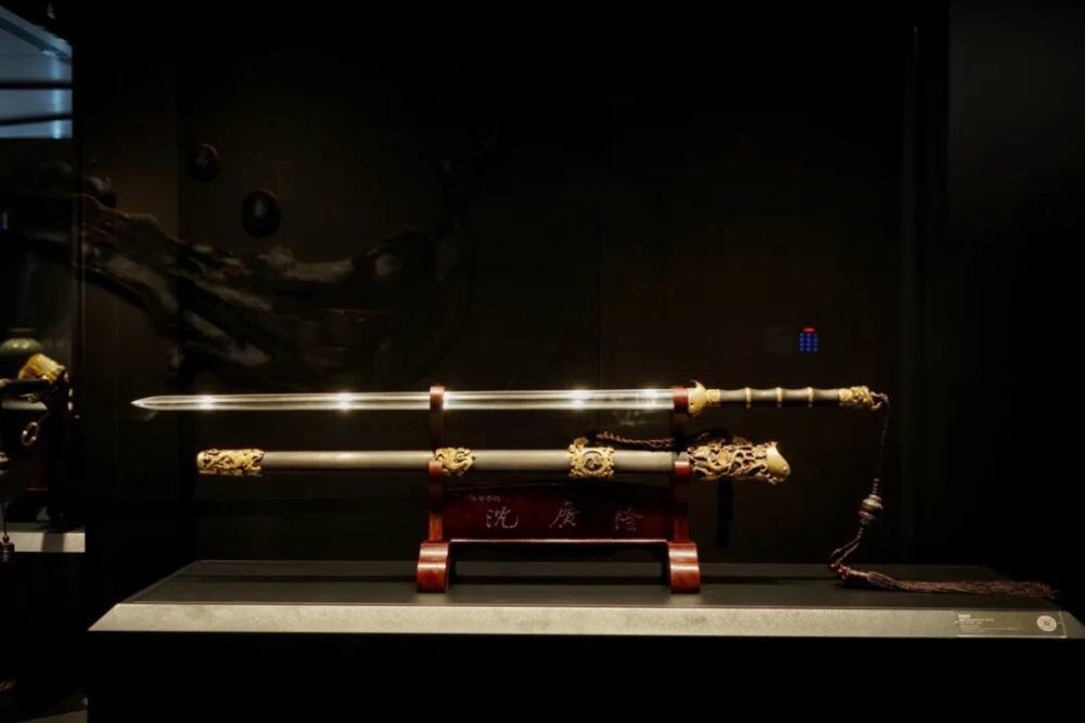 龙泉剑|这一次，上海之巅为2600岁的龙泉宝剑和1700岁的龙泉青瓷“带货”