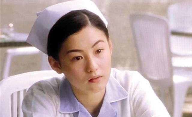 张柏芝|张柏芝为大子庆生，晒母子亲密合照，十三岁Lucas越长越帅