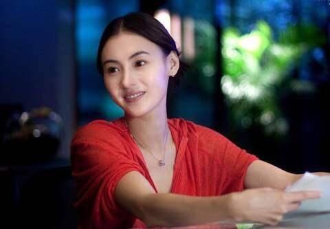 张柏芝|张柏芝为大子庆生，晒母子亲密合照，十三岁Lucas越长越帅