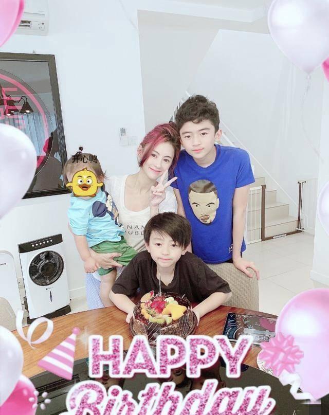 张柏芝|张柏芝为大子庆生，晒母子亲密合照，十三岁Lucas越长越帅