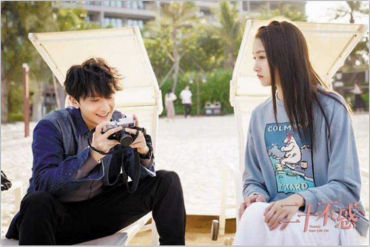 关晓彤|关晓彤向导演叫苦：我平常是不穿衣服称的，吃完东西了体重肯定重