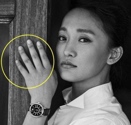 邓伦|长了一张万人迷的脸，却有一双小胖手的明星，邓伦我真没有笑你！