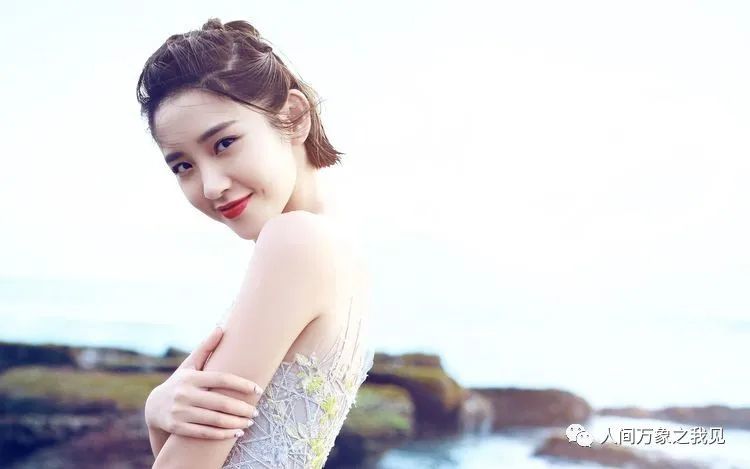 唐艺昕|唐艺昕产后首次分享日常，椅子上倒立，健身很自律，请听我来说