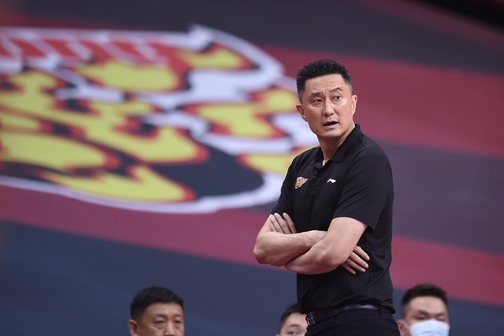 易建联|朱总表示做好阿联不打准备 战北京是宏远肌肉男最后救赎 否则离队