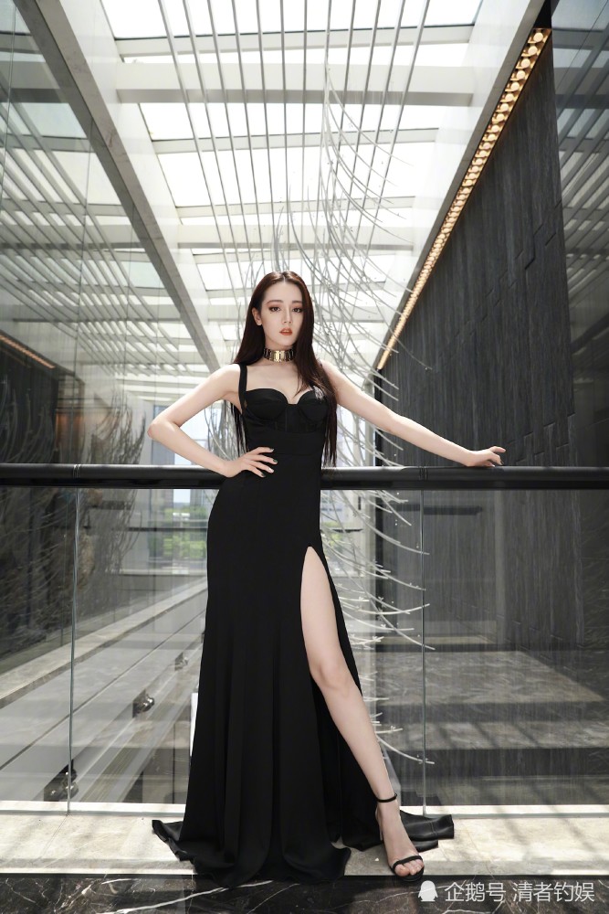 迪丽热巴|美哭了！迪丽热巴着高开叉长裙亮相《长歌行》活动，绝美妖艳！